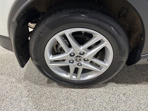 Certified 2021 Toyota C-HR LE image 21