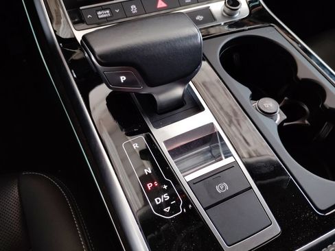 Used 2019 Audi Q8 Premium Plus w/ Premium Plus AWD/4WD image 35