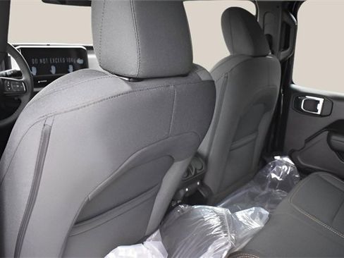 New 2025 Jeep Gladiator Sport image 14