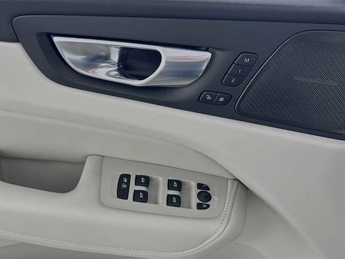 Certified 2025 Volvo XC60 B5 Plus w/ Protection Package Premier image 17