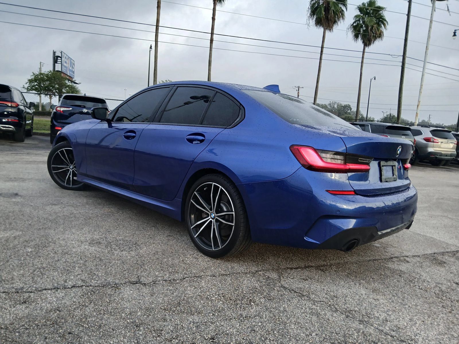 Used 2020 BMW 330i Sedan w/ M Sport Package RWD image 4