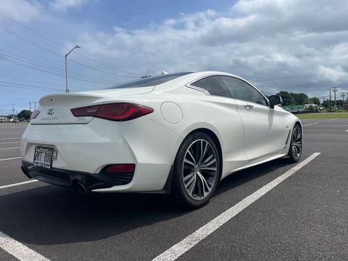 Used 2019 INFINITI Q60 3.0t Luxe w/ Essential Package image 5