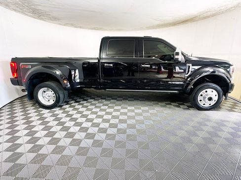 Used 2022 Ford F450 Platinum w/ FX4 Off-Road Package AWD/4WD image 2