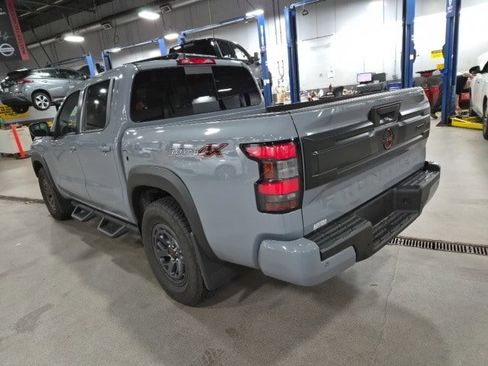 Used 2025 Nissan Frontier PRO-4X image 12