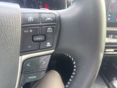 Used 2025 Toyota Camry SE FWD image 17