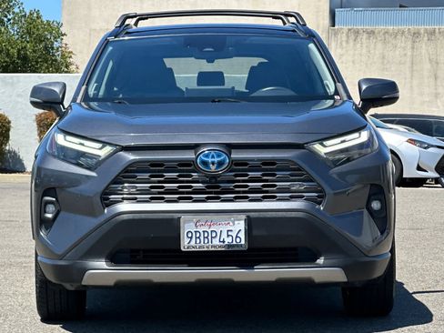 Used 2022 Toyota RAV4 Limited AWD/4WD image 10