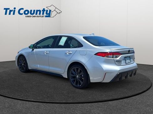 Certified 2025 Toyota Corolla SE FWD image 6