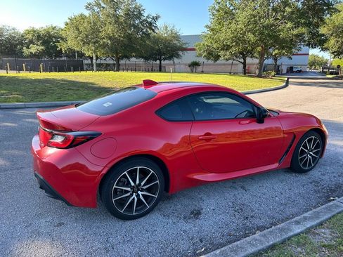 Used 2022 Toyota GR86 image 5