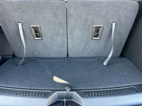 Used 2023 GMC Acadia SLT w/ Elevation Edition image 16