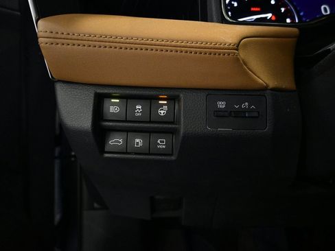 Used 2019 Toyota Avalon Touring image 20