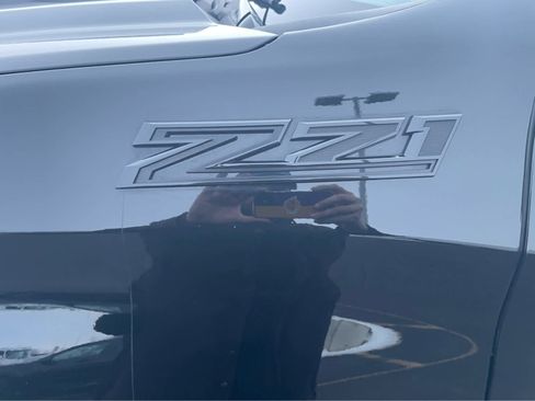 Used 2024 Chevrolet Silverado 1500 Custom Trail Boss w/ LPO, Dark Essentials Package image 10