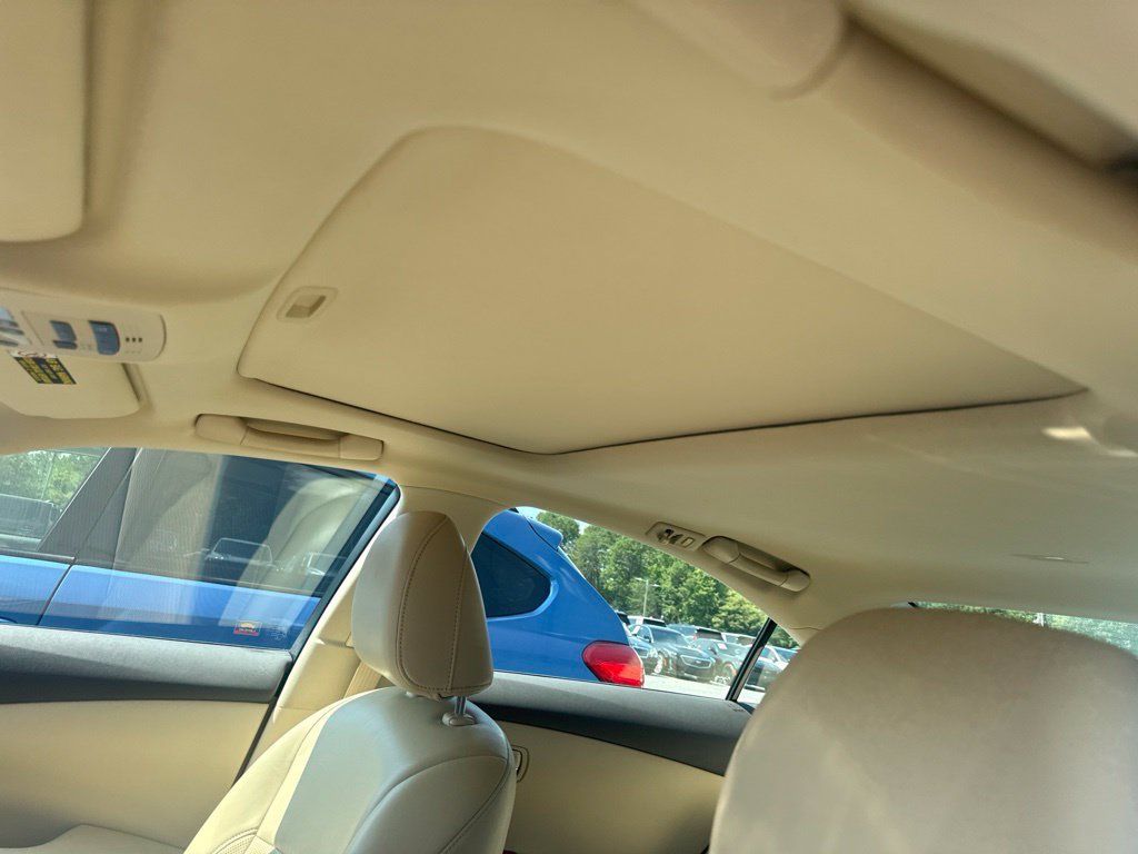 Used 2010 Lexus ES 350 w/ Preferred Accessory Package FWD image 4
