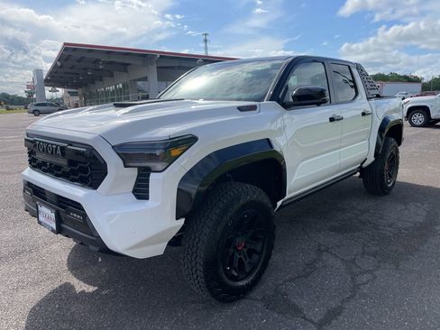 New 2026 Toyota Tacoma TRD Pro AWD/4WD image 3