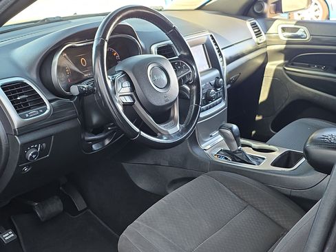 Used 2021 Jeep Grand Cherokee Laredo RWD image 10