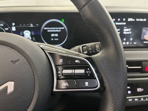 Certified 2024 Kia Seltos SX image 17