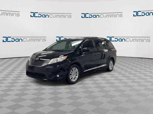 Used 2016 Toyota Sienna XLE Premium image 4