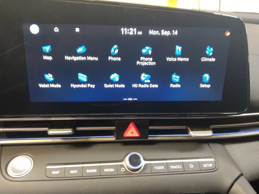 Used 2025 Hyundai Elantra SEL FWD image 25