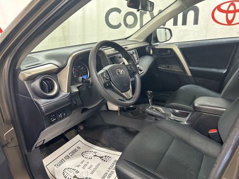 Used 2013 Toyota RAV4 XLE image 22