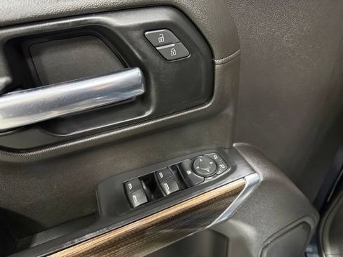 Used 2020 Chevrolet Silverado 1500 LT w/ Convenience Package AWD/4WD image 17