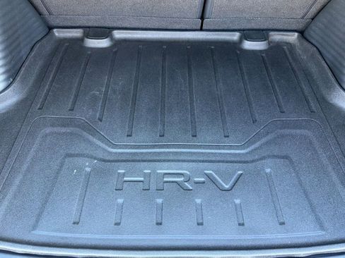 Certified 2025 Honda HR-V LX image 17