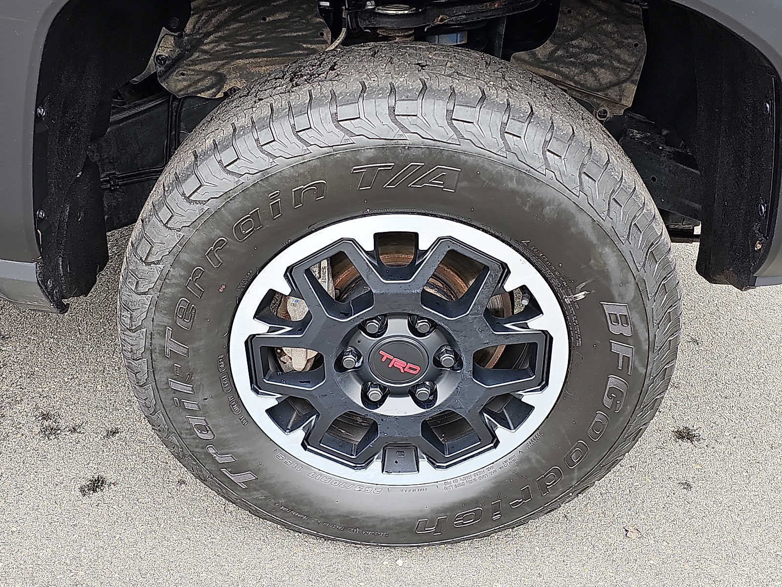 Used 2024 Toyota Tacoma TRD Off-Road AWD/4WD image 8
