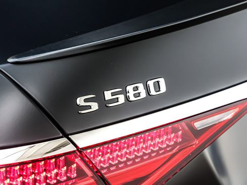 New 2026 Mercedes-Benz S 580 4MATIC Sedan image 9