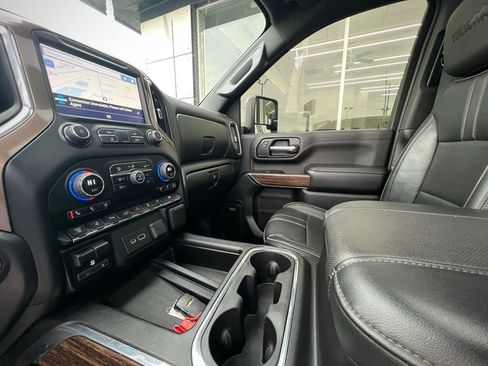 Used 2023 Chevrolet Silverado 3500 High Country image 16
