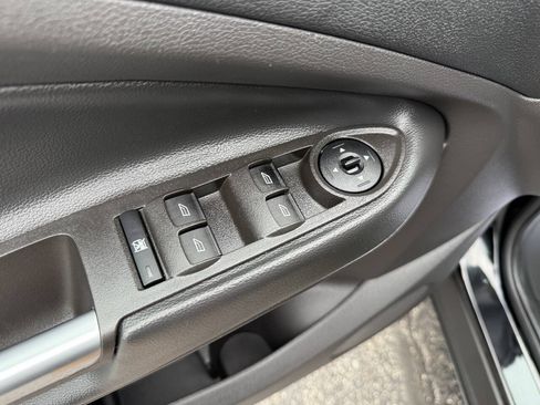 Used 2018 Ford Escape SE w/ SE Sync 3 Package FWD image 12