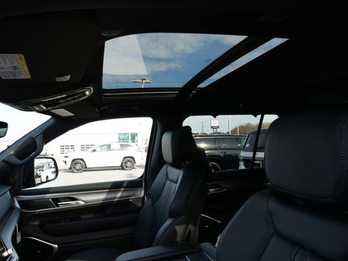 New 2026 Jeep Grand Wagoneer Limited image 27