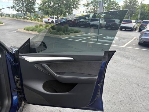Used 2022 Tesla Model Y Performance AWD/4WD image 15