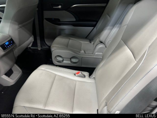 Used 2019 Toyota Highlander Limited AWD/4WD image 15