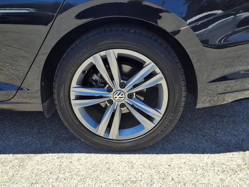 Used 2020 Volkswagen Jetta R-Line w/ R-Line Cold Weather Package FWD image 4