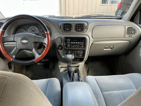 Used 2009 Chevrolet TrailBlazer LT w/ Sun And Sound Package image 15