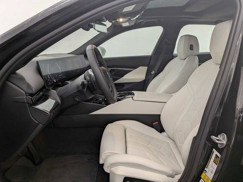 Used 2024 BMW 530i 530i w/ Premium Package image 16