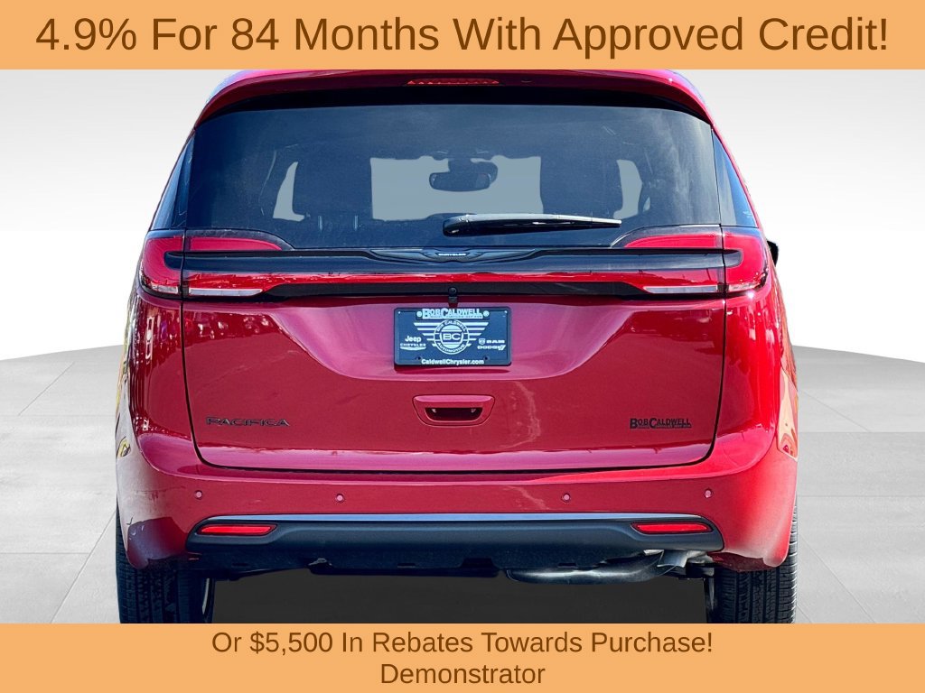 New 2026 Chrysler Pacifica Select FWD image 6