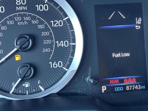 Used 2021 Toyota Corolla LE FWD image 30