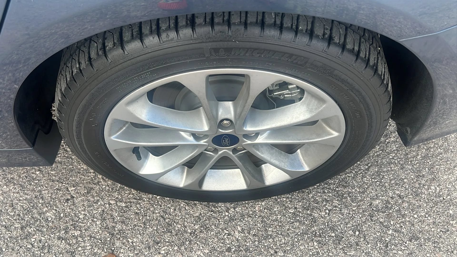Used 2019 Ford Fusion SE FWD image 25