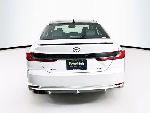 Used 2025 Toyota Camry XSE FWD image 7