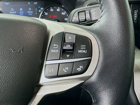 Used 2023 Ford Explorer XLT AWD/4WD image 11