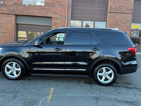 Used 2016 Ford Explorer XLT w/ Equipment Group 202A image 21