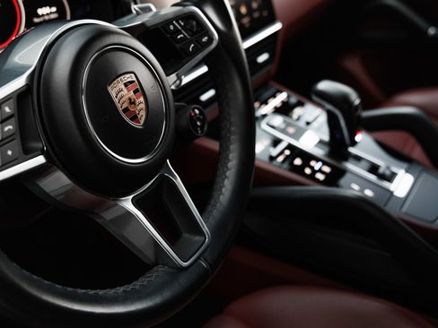 Certified 2022 Porsche Cayenne GTS AWD/4WD image 20