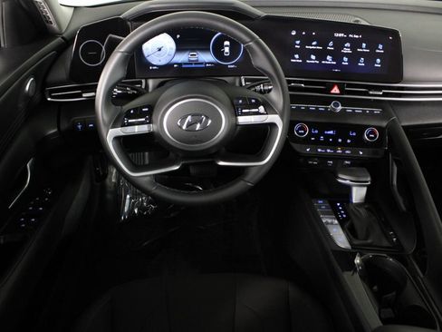 Certified 2023 Hyundai Elantra SEL w/ Convenience Package FWD image 8