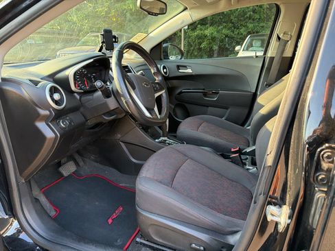 Used 2019 Chevrolet Sonic LT w/ Convenience Package FWD image 5