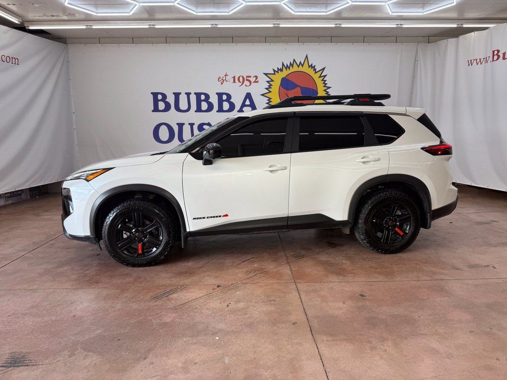 Used 2025 Nissan Rogue SV AWD/4WD image 2