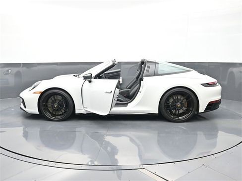 Used 2024 Porsche 911 Targa 4 GTS image 26