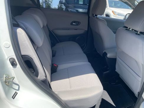 Used 2018 Honda HR-V LX image 19