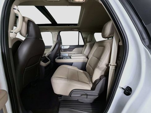 Used 2022 Lincoln Navigator L Reserve AWD/4WD image 25