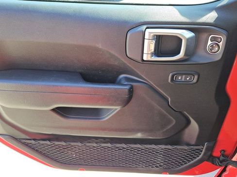 Used 2024 Jeep Wrangler Unlimited Rubicon AWD/4WD image 25