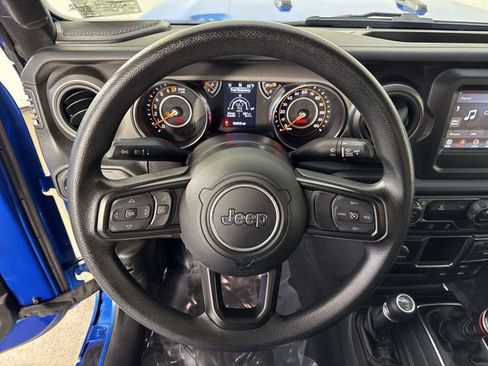 Used 2022 Jeep Gladiator Sport w/ Trailer Tow Package AWD/4WD image 10
