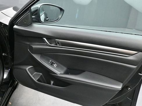 Used 2022 Honda Accord Sport image 9